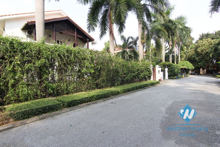 Modern villa with nice garden and swimming pool in Tay Ho Diplomats residence